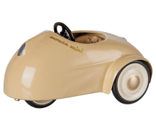 Load image into Gallery viewer, Maileg Car, Mouse - Wheat