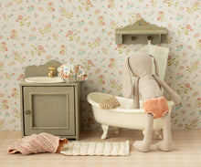 Load image into Gallery viewer, Maileg Bath Mat, Mini

