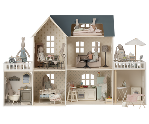 Dollhouse; House of Miniature
