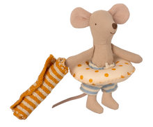 Load image into Gallery viewer, Maileg Beach Mouse - Little Brother

