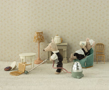 Load image into Gallery viewer, Maileg Waiter Mouse, Big Sister/Brother
