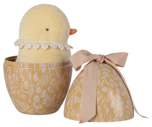 Load image into Gallery viewer, Easter Egg with Chicken
