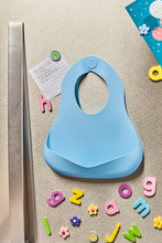 Load image into Gallery viewer, Magnetic Feeding Bibs
