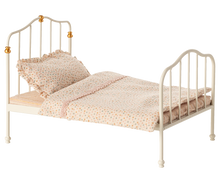 Load image into Gallery viewer, Off White Mouse Vintage Bed
