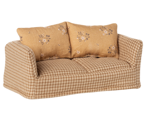 Couch, Mouse- Mable