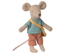 Load image into Gallery viewer, Little brother mouse with bag
