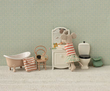 Load image into Gallery viewer, Maileg Tricycle Mouse, Big Sis-Green
