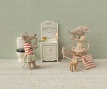 Load image into Gallery viewer, Maileg Toothbrush bag set, Mouse - Coral stripe
