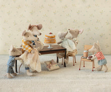Load image into Gallery viewer, Maileg Baby Mouse in Gown - Powder
