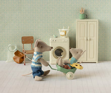 Load image into Gallery viewer, Little brother mouse with bag
