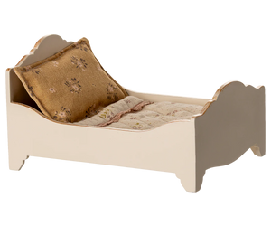 Off White Bed, Mouse