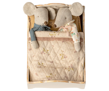 Load image into Gallery viewer, Off White Bed, Mouse
